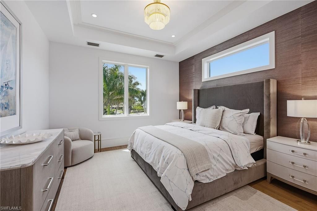 529 Neapolitan Way, Naples, FL 34103 Photo