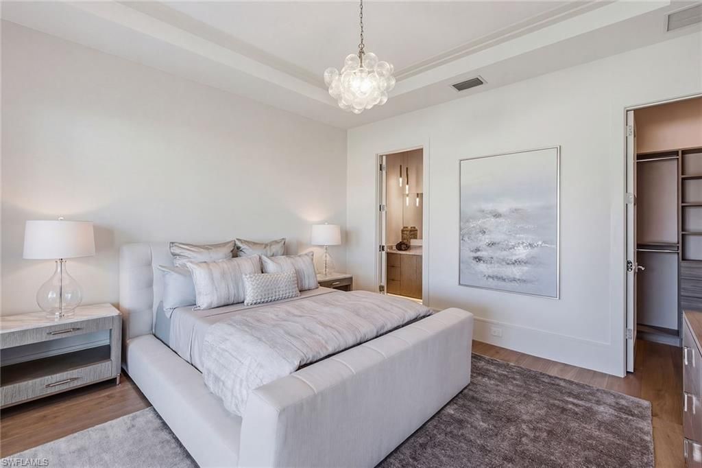 529 Neapolitan Way, Naples, FL 34103 Photo