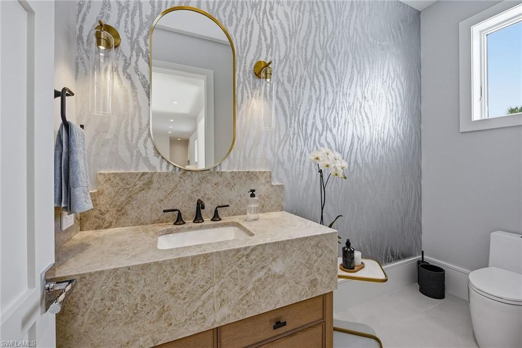 529 Neapolitan Way, Naples, FL 34103 Photo