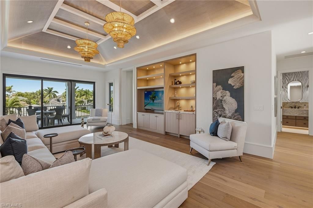 529 Neapolitan Way, Naples, FL 34103 Photo