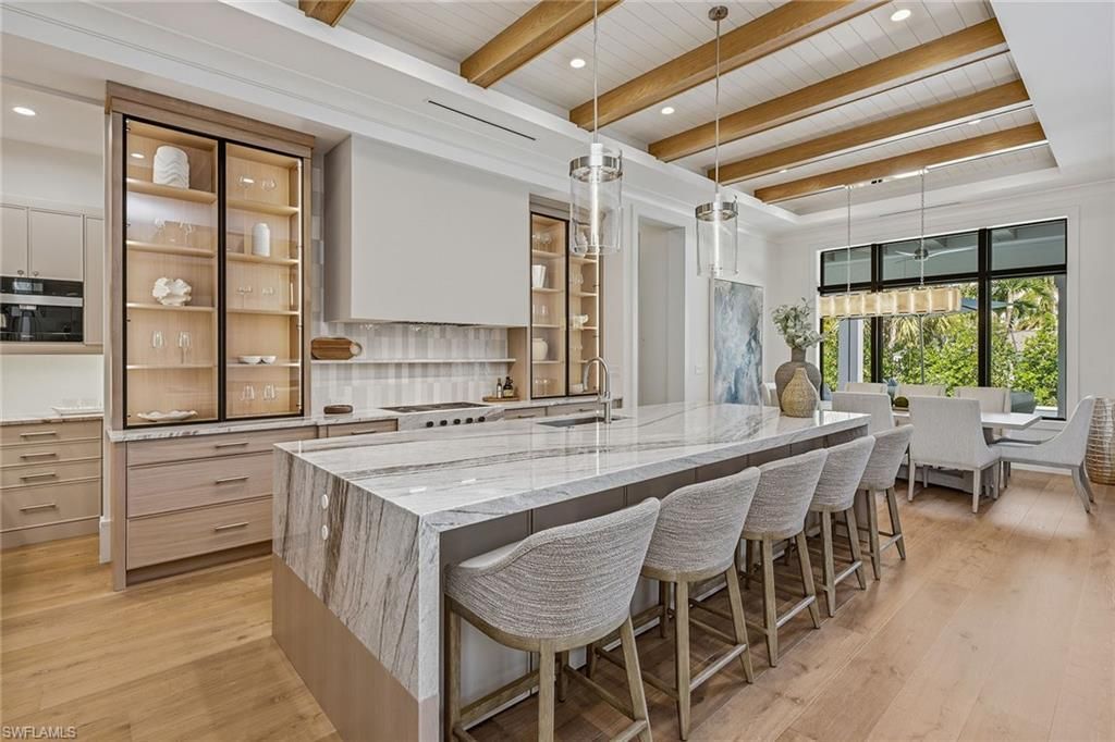 529 Neapolitan Way, Naples, FL 34103 Photo