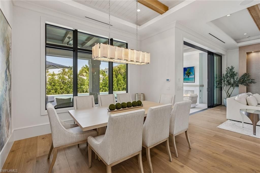 529 Neapolitan Way, Naples, FL 34103 Photo