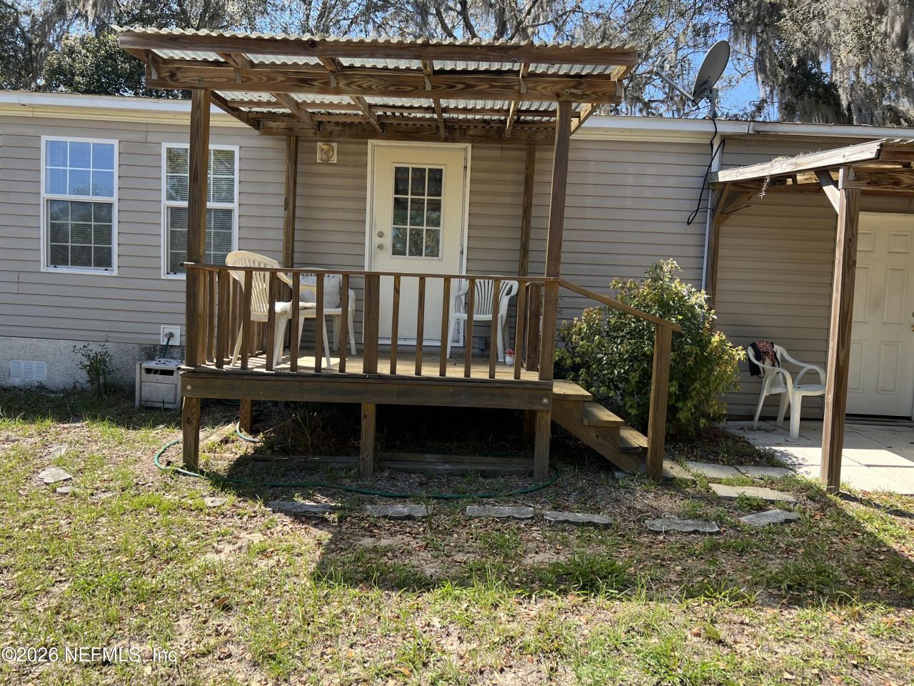 223 Oak Ridge Drive, Welaka, FL 32193 Photo