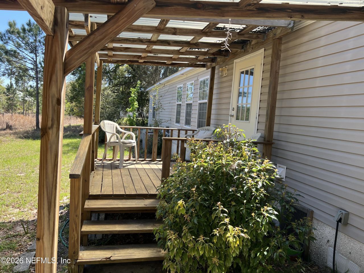 223 Oak Ridge Drive, Welaka, FL 32193 Photo