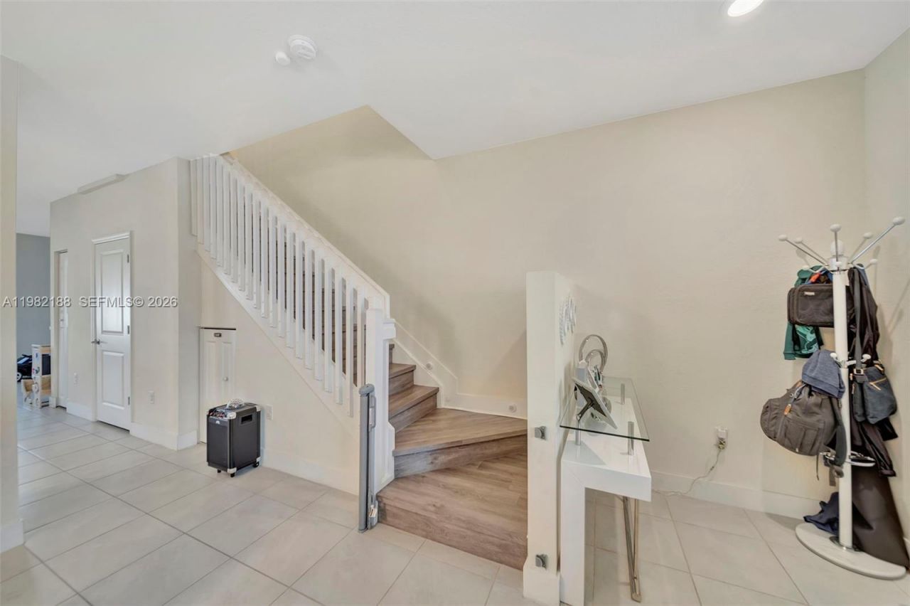 11295 W 34th Way , Hialeah Gardens, FL 33018 Photo