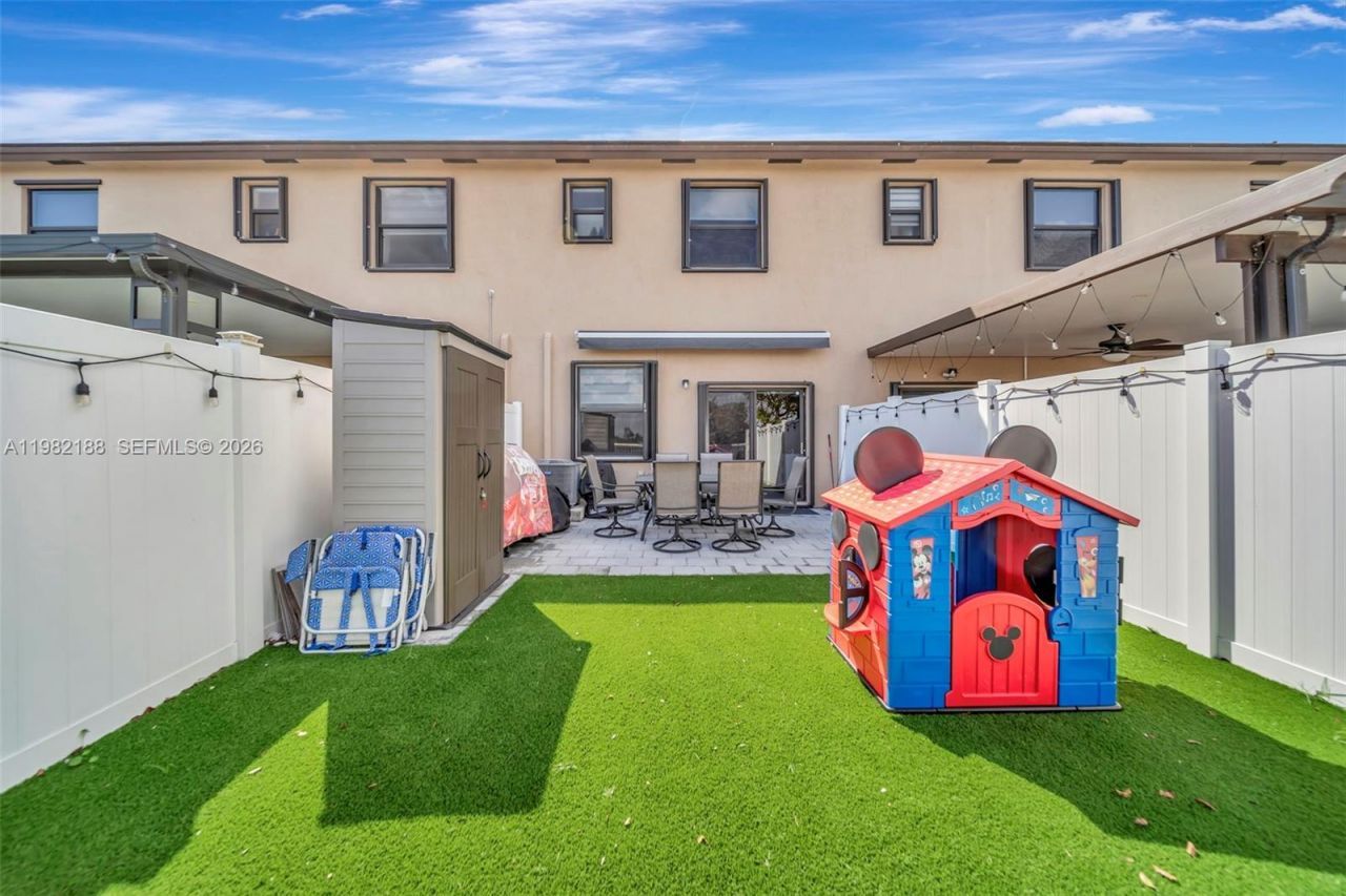 11295 W 34th Way , Hialeah Gardens, FL 33018 Photo