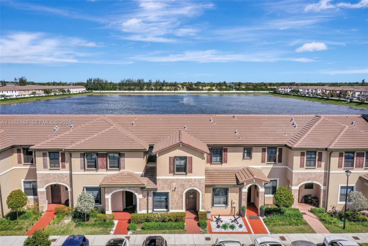 11295 W 34th Way , Hialeah Gardens, FL 33018 Photo