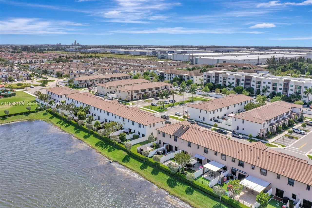 11295 W 34th Way , Hialeah Gardens, FL 33018 Photo