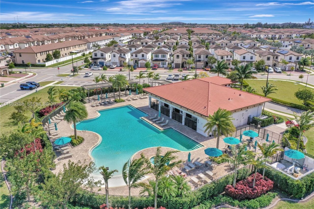 11295 W 34th Way , Hialeah Gardens, FL 33018 Photo