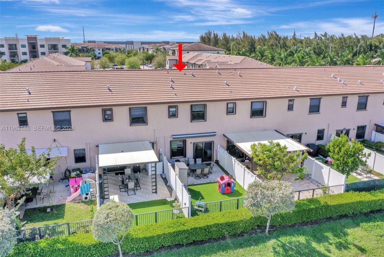 11295 W 34th Way , Hialeah Gardens, FL 33018 Photo