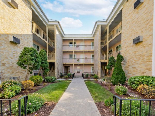 7201 W Wellington Avenue , Unit F1, Elmwood Park, IL 60707