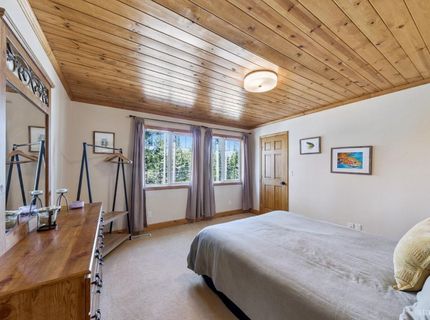 1447 Pebble Beach Drive, South Lake Tahoe, CA 96150 Photo