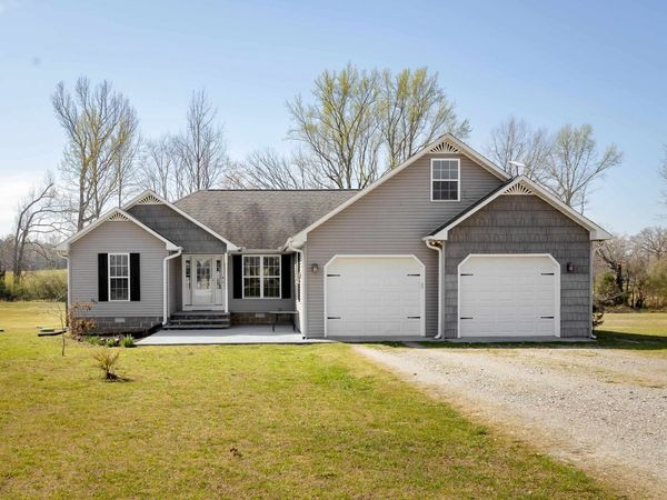 220 Gobble Dr, Florence, AL