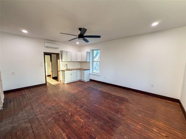 107 E Stone Street, Unit B, Collinsville, TX 76233