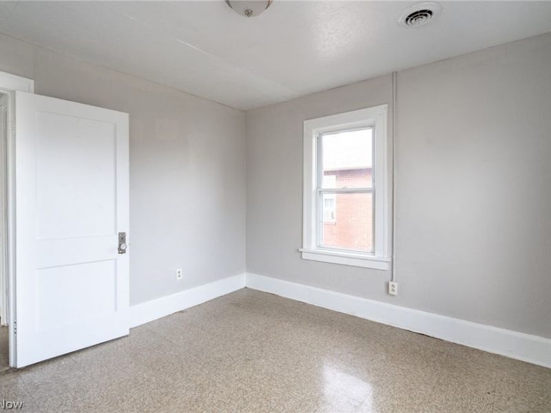 1816 E 34th Street, Lorain, OH 44055 Photo 12