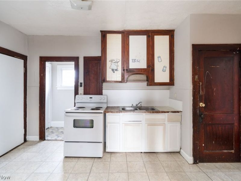 1816 E 34th Street, Lorain, OH 44055 Photo 9