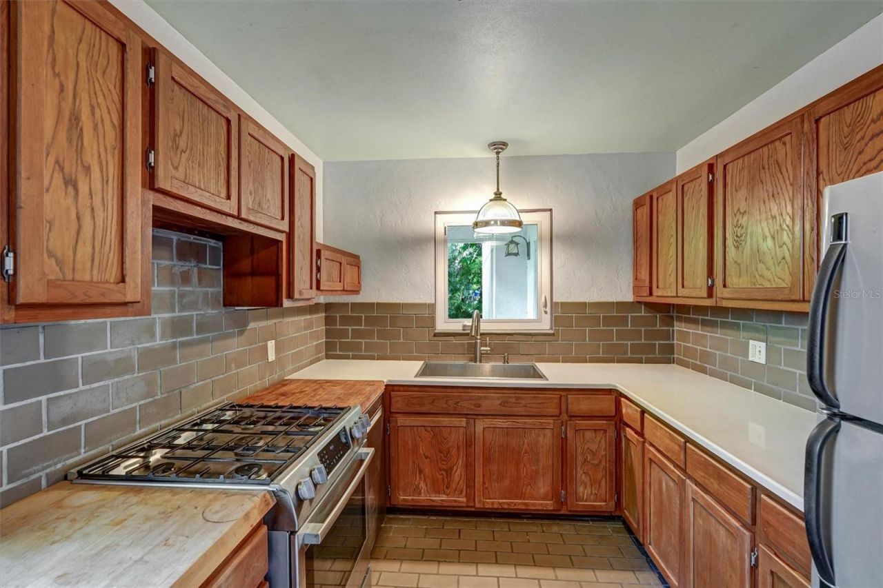 151 20th Avenue S, Saint Petersburg, FL 33705 Photo