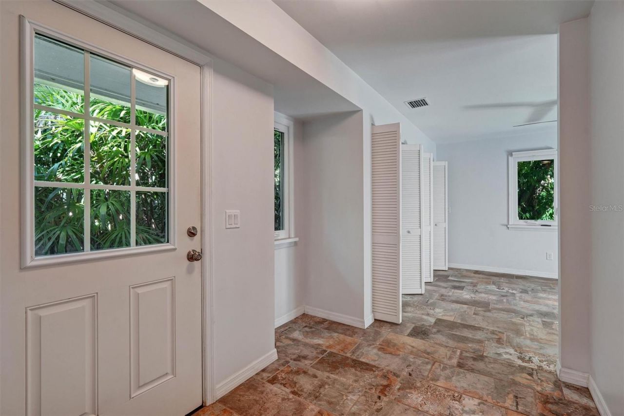 151 20th Avenue S, Saint Petersburg, FL 33705 Photo