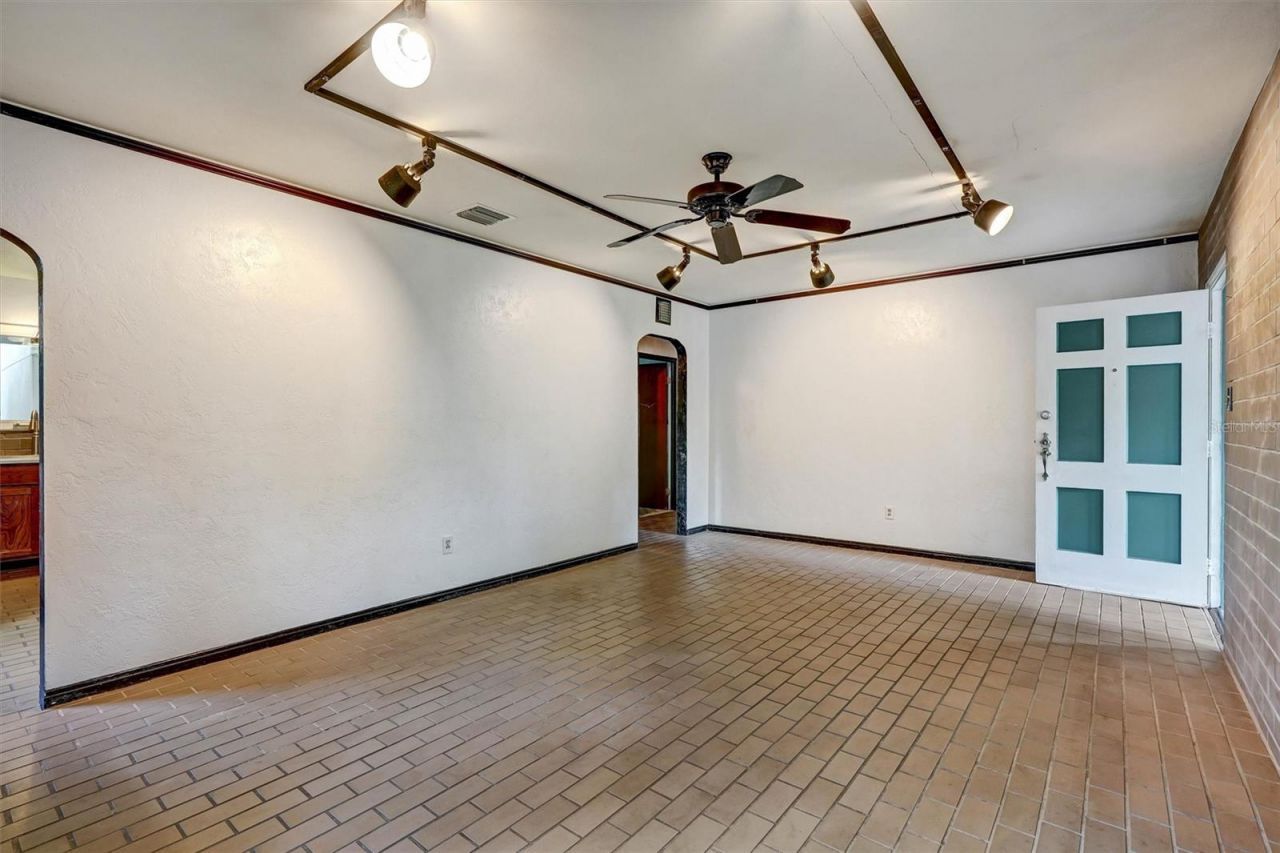 151 20th Avenue S, Saint Petersburg, FL 33705 Photo