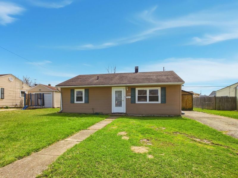 2745 Share Street, Springfield, OH 45505 Photo 2