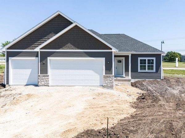 1756 E Kyle Circle, Beloit, WI 53511