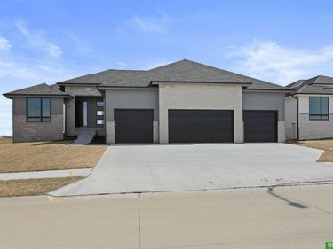 5915 N 197th Street , Elkhorn, NE 68022