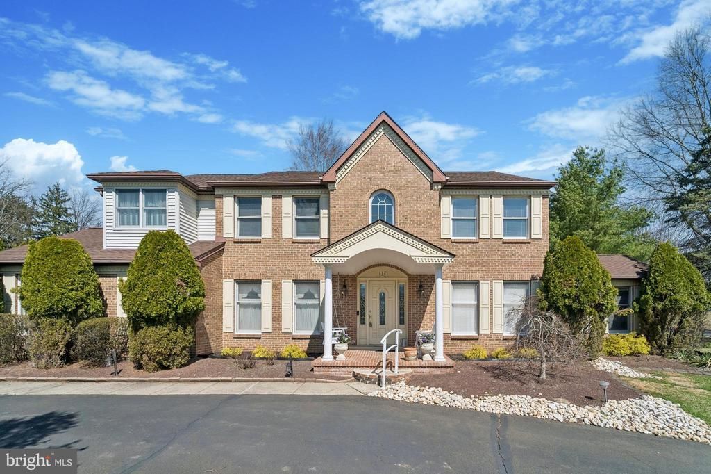 137 BRIARWOOD DRIVE, HOLLAND, PA 18966