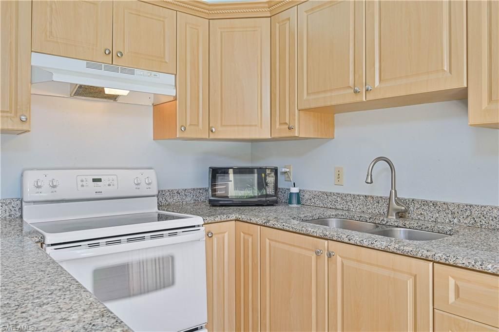 1563 Park Meadows Dr, Unit 3, Fort Myers, FL 33907 Photo