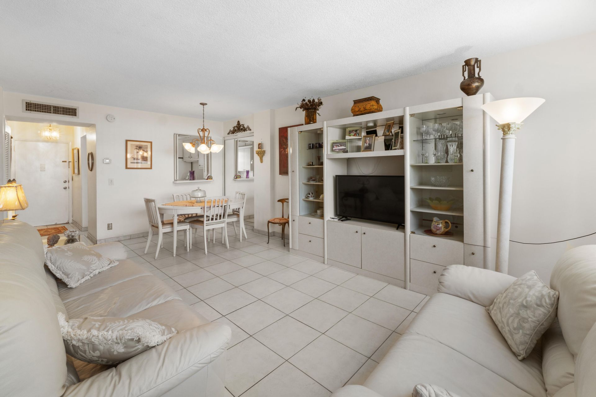 1333 E Hallandale Beach Boulevard, Unit 409, Hallandale Beach, FL 33009 Photo
