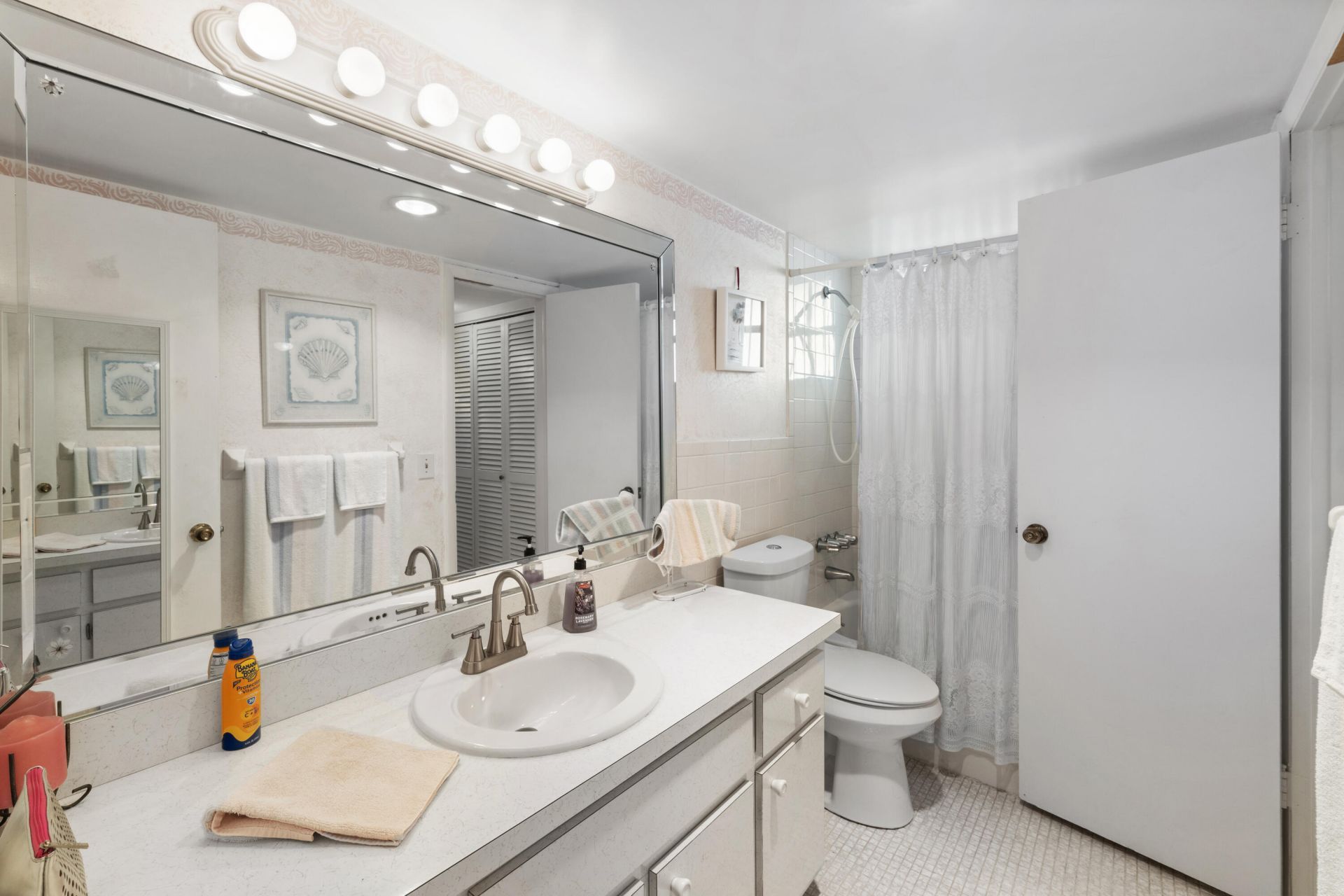 1333 E Hallandale Beach Boulevard, Unit 409, Hallandale Beach, FL 33009 Photo