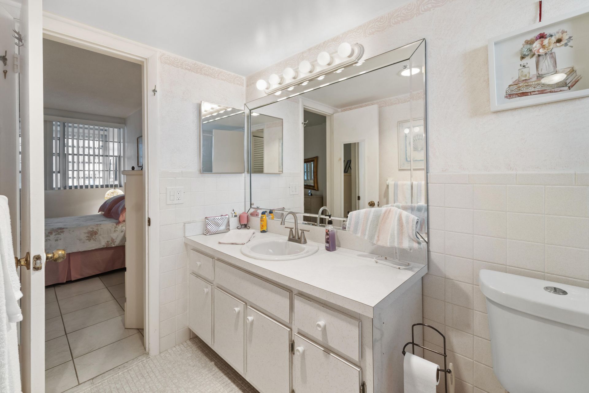 1333 E Hallandale Beach Boulevard, Unit 409, Hallandale Beach, FL 33009 Photo