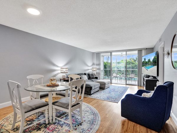 4200 Oaks Terrace, Unit 203, Pompano Beach, FL 33069