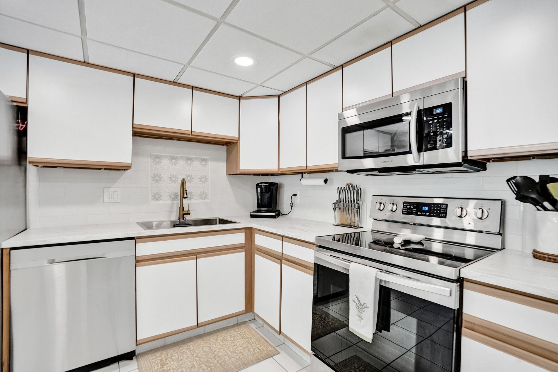 4200 Oaks Terrace, Unit 203, Pompano Beach, FL 33069 Photo