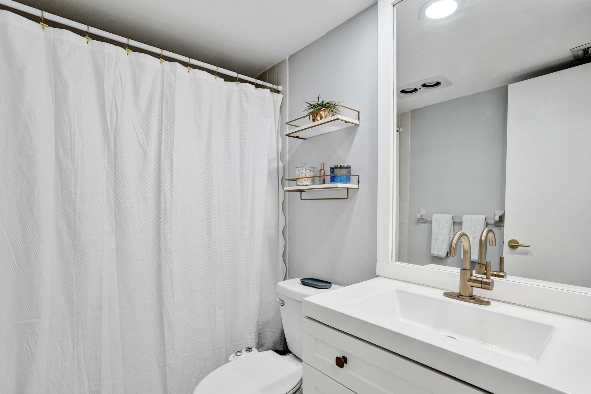 4200 Oaks Terrace, Unit 203, Pompano Beach, FL 33069 Photo