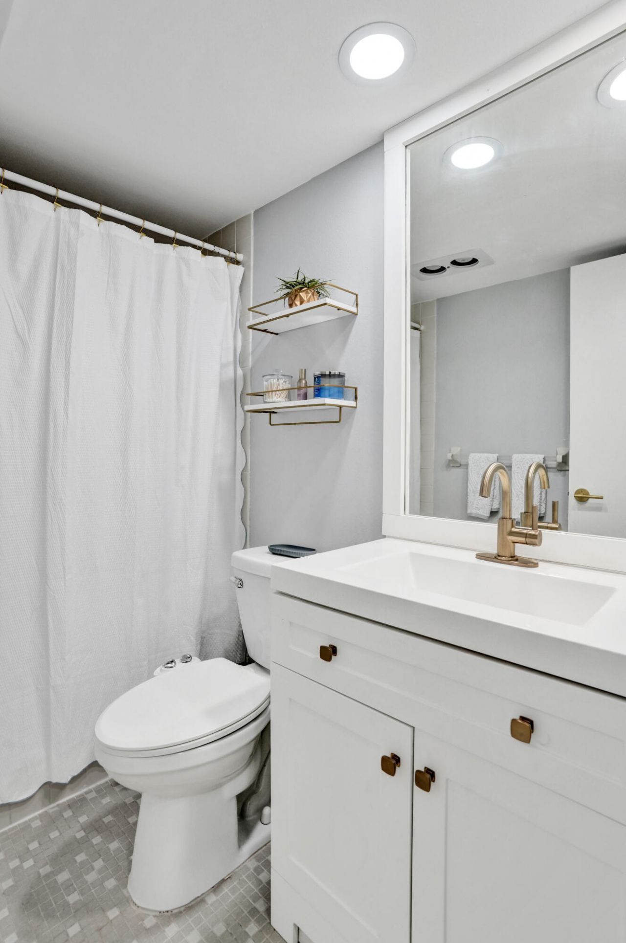 4200 Oaks Terrace, Unit 203, Pompano Beach, FL 33069 Photo