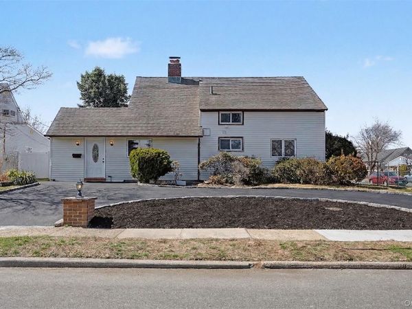 37 Fork Lane, Hicksville, NY 11801