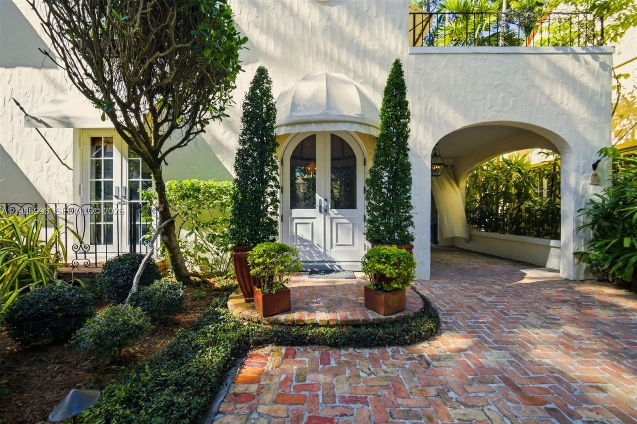 1231 Catalonia Ave, Coral Gables, FL 33134 Photo