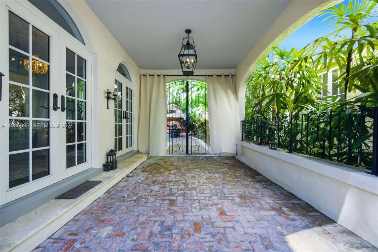 1231 Catalonia Ave, Coral Gables, FL 33134 Photo