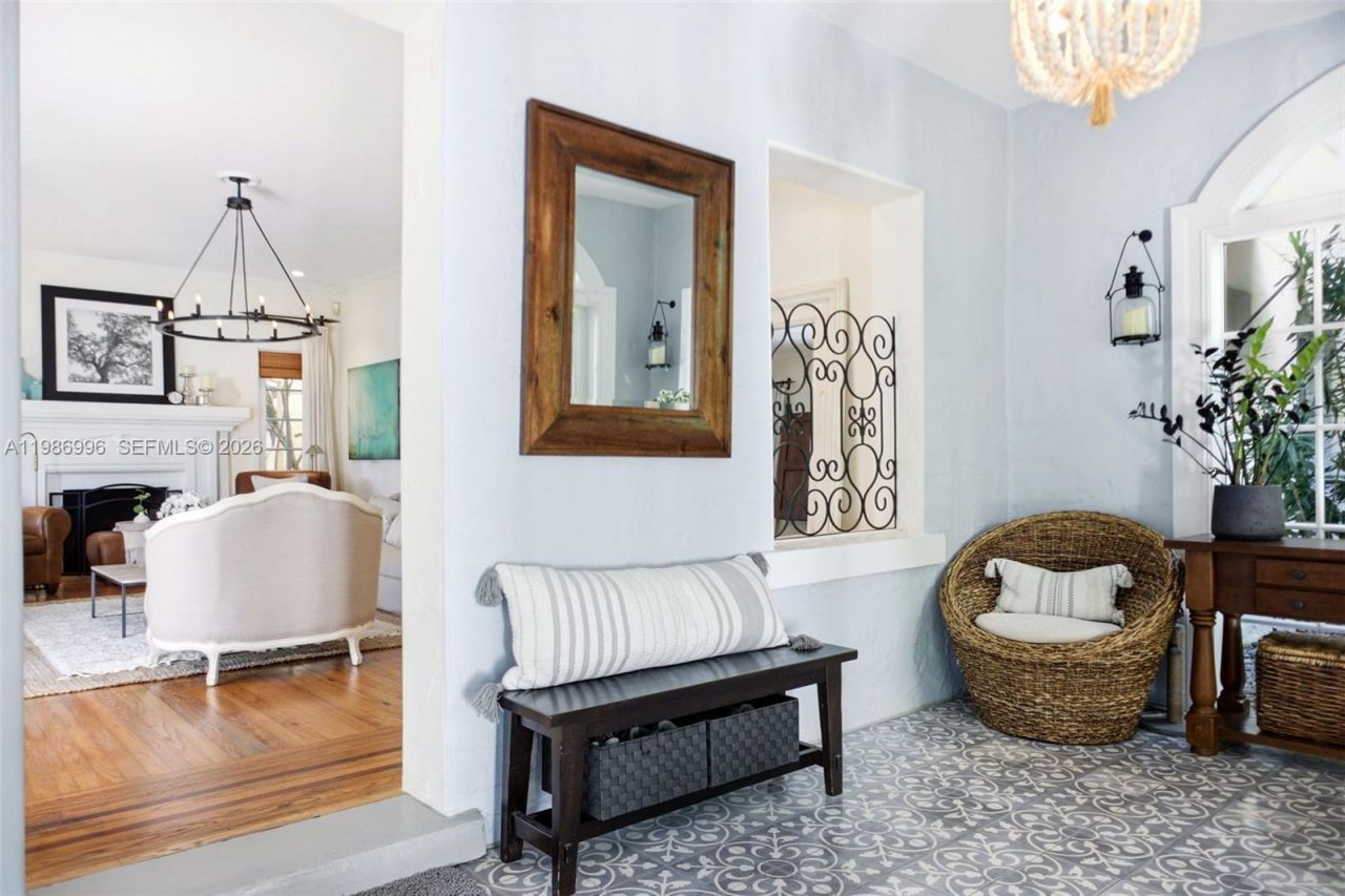 1231 Catalonia Ave, Coral Gables, FL 33134 Photo