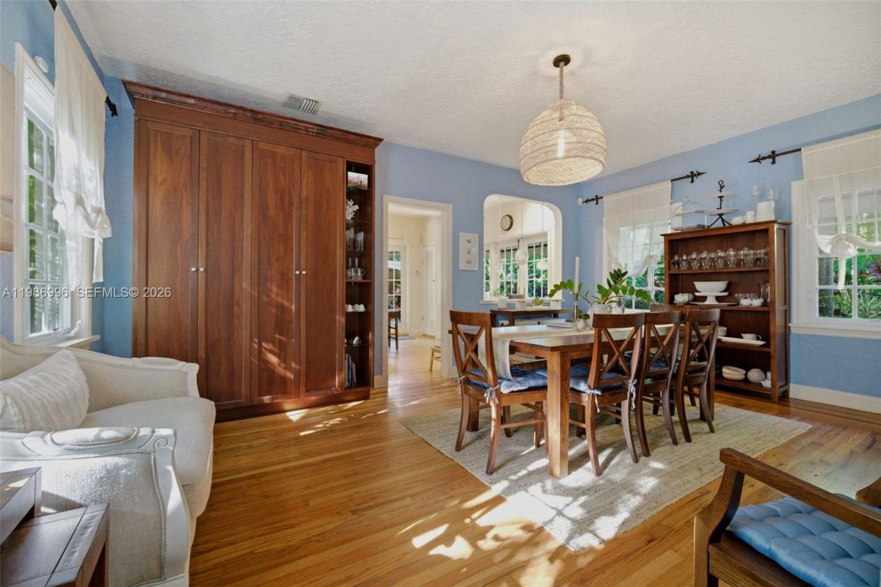 1231 Catalonia Ave, Coral Gables, FL 33134 Photo