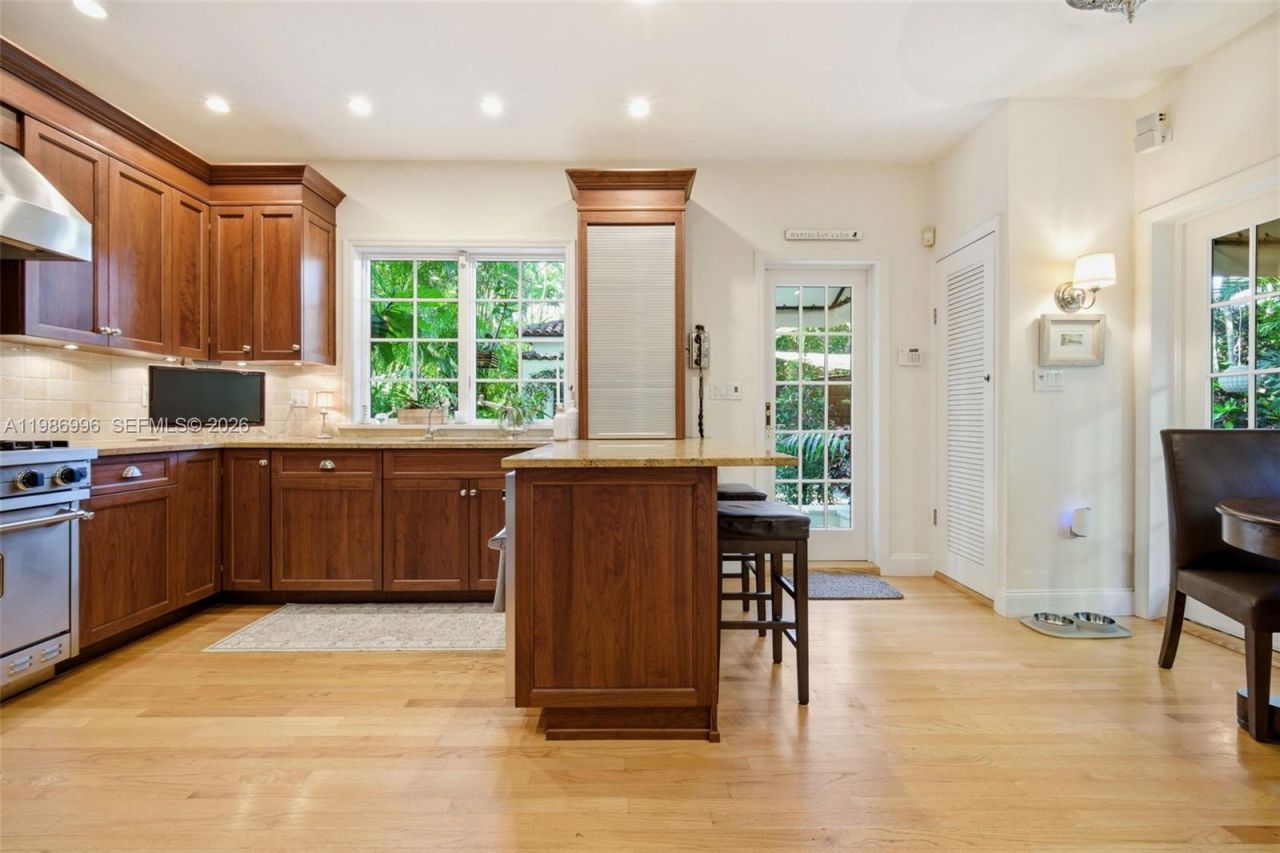 1231 Catalonia Ave, Coral Gables, FL 33134 Photo