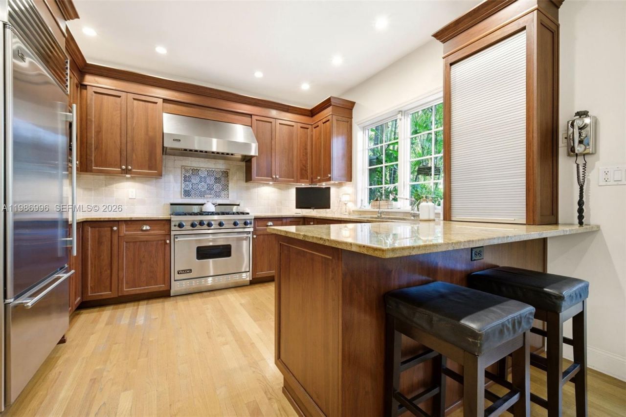 1231 Catalonia Ave, Coral Gables, FL 33134 Photo