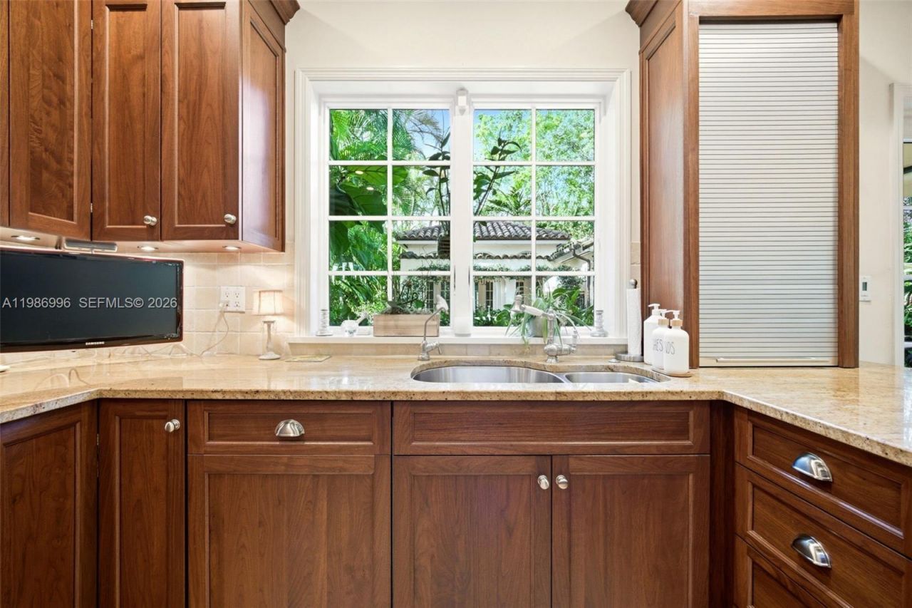 1231 Catalonia Ave, Coral Gables, FL 33134 Photo