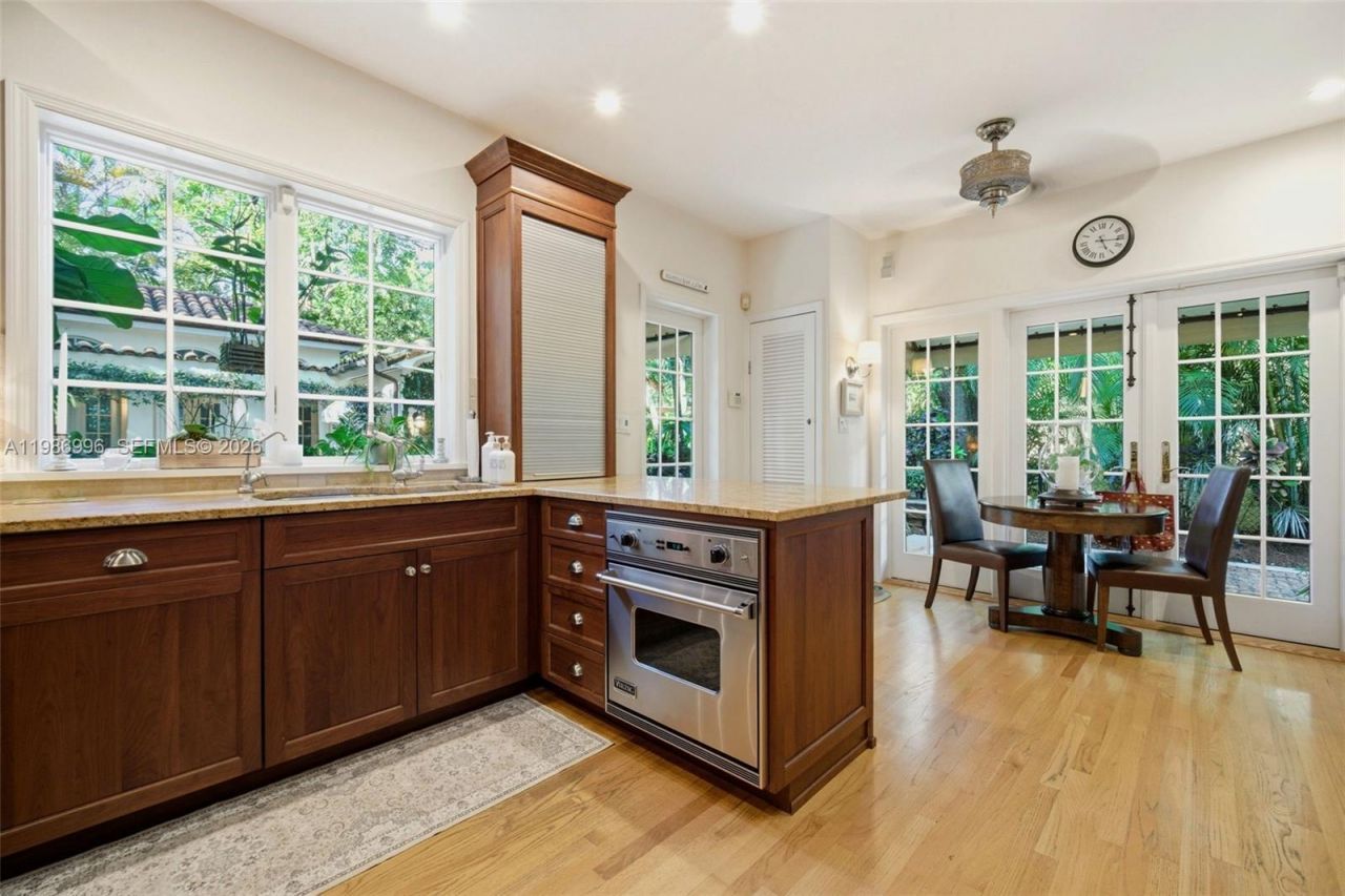 1231 Catalonia Ave, Coral Gables, FL 33134 Photo