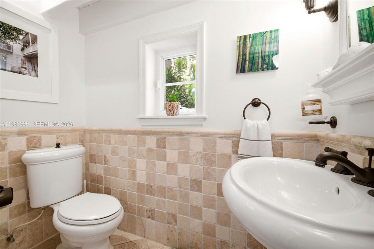 1231 Catalonia Ave, Coral Gables, FL 33134 Photo