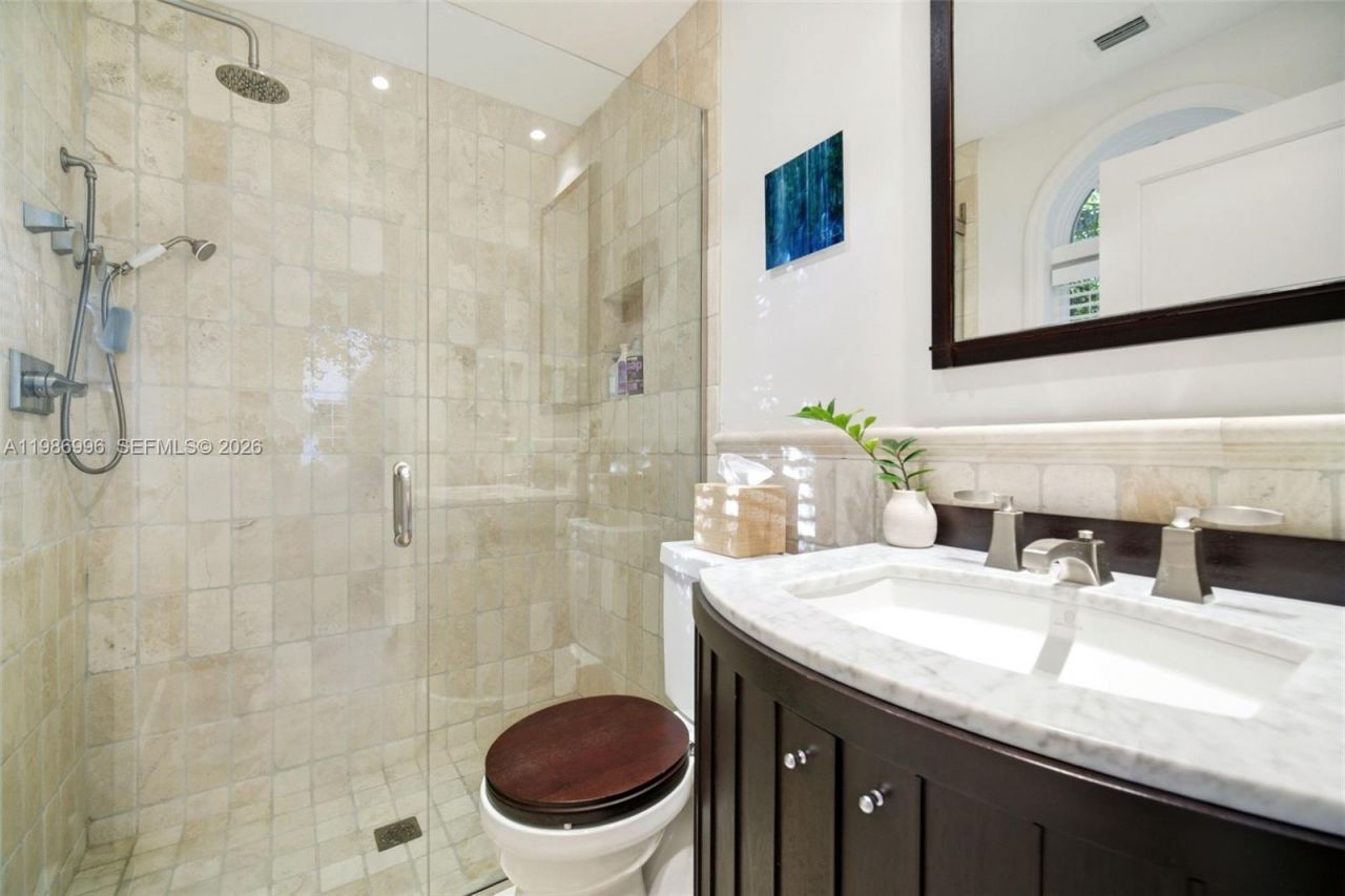 1231 Catalonia Ave, Coral Gables, FL 33134 Photo