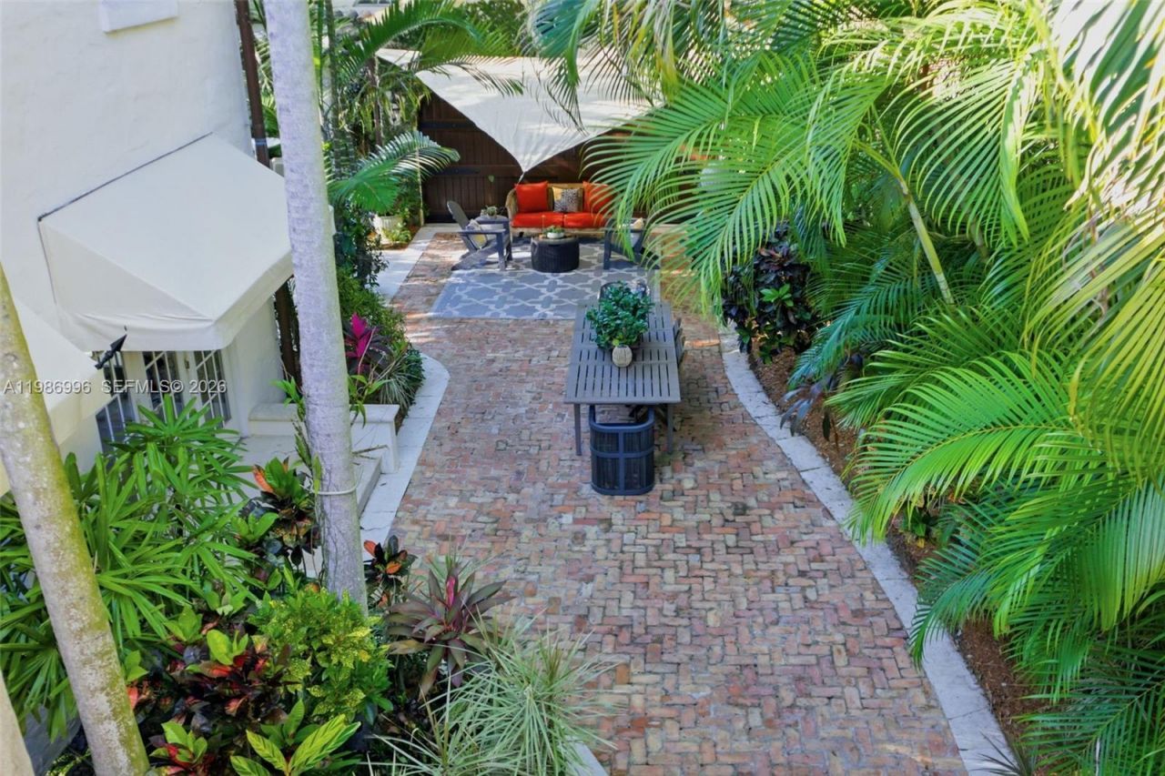 1231 Catalonia Ave, Coral Gables, FL 33134 Photo