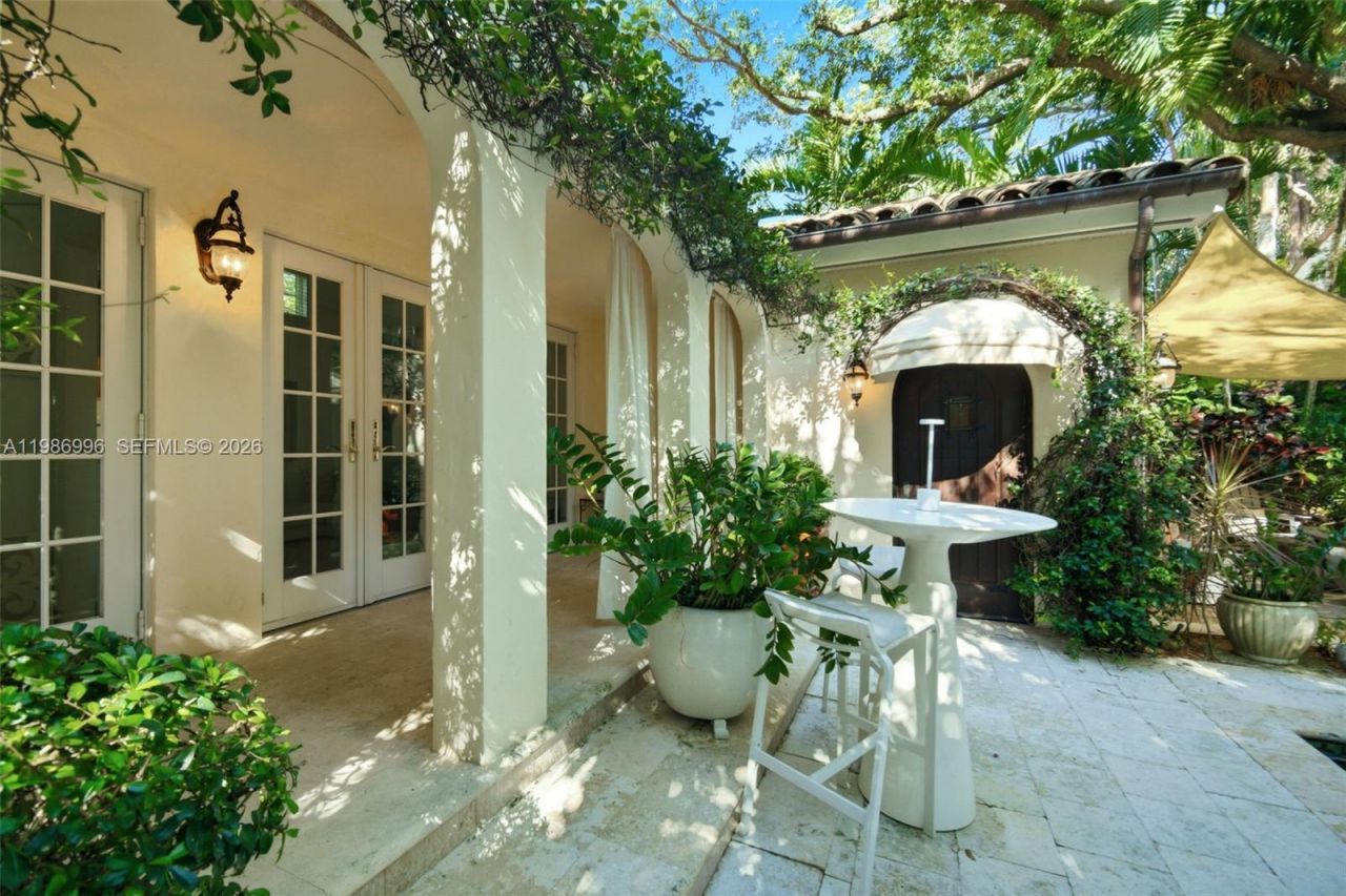 1231 Catalonia Ave, Coral Gables, FL 33134 Photo