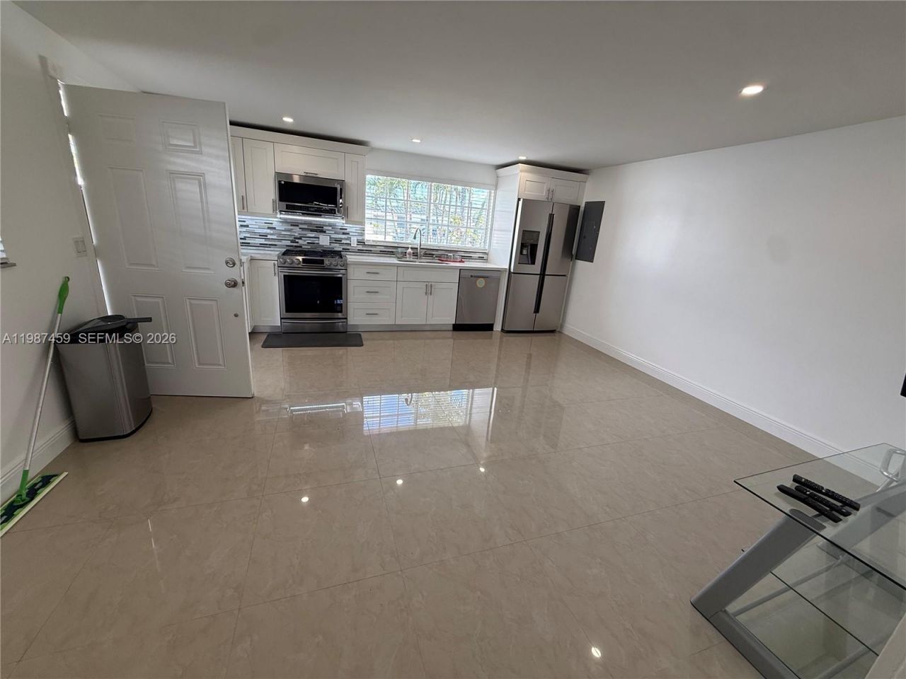 11602 NW 58th Ave , Unit EFF, Hialeah, FL 33012 Photo