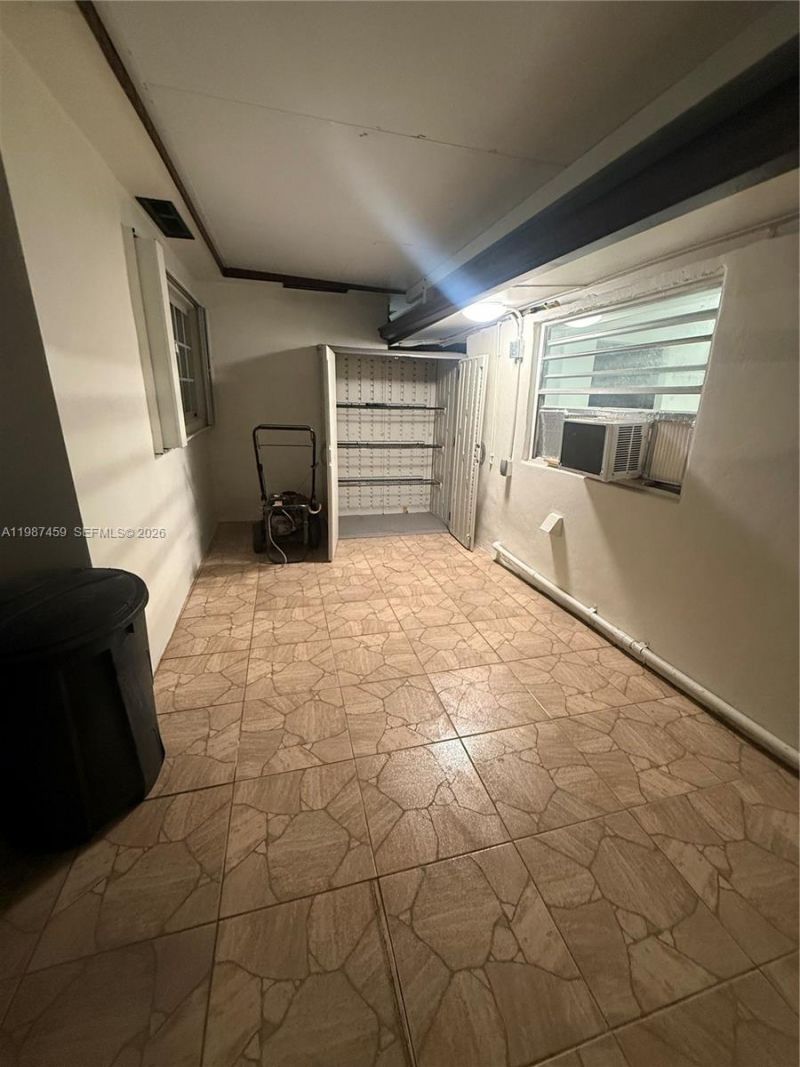 11602 NW 58th Ave, Unit EFF, Hialeah, FL 33012 Photo